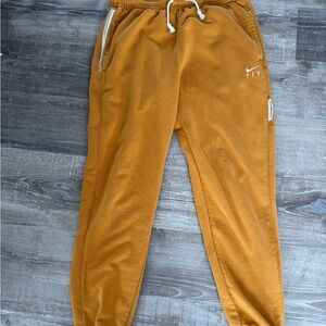 Nike men’s medium sweatpants: see photos for imperfections